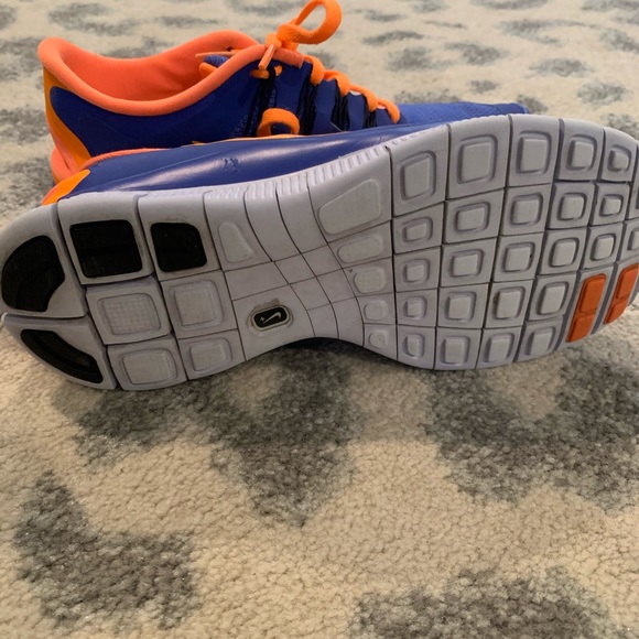 NIKE- 3 Pairs Of Sneakers/Running Shoes - Picture 7 of 7